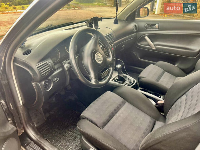 Чорний Фольксваген Пассат, об'ємом двигуна 1.78 л та пробігом 299 тис. км за 4350 $, фото 6 на Automoto.ua