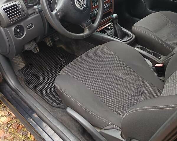 Черный Фольксваген Пассат, объемом двигателя 1.78 л и пробегом 400 тыс. км за 4700 $, фото 4 на Automoto.ua