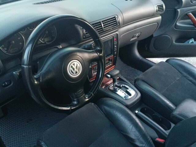 Черный Фольксваген Пассат, объемом двигателя 1.8 л и пробегом 250 тыс. км за 5200 $, фото 9 на Automoto.ua