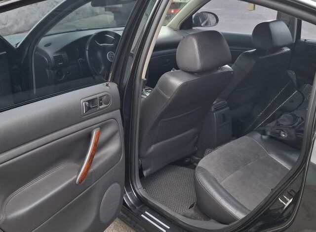 Черный Фольксваген Пассат, объемом двигателя 1.8 л и пробегом 342 тыс. км за 5300 $, фото 7 на Automoto.ua