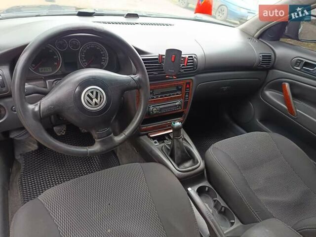 Черный Фольксваген Пассат, объемом двигателя 1.78 л и пробегом 400 тыс. км за 4700 $, фото 2 на Automoto.ua