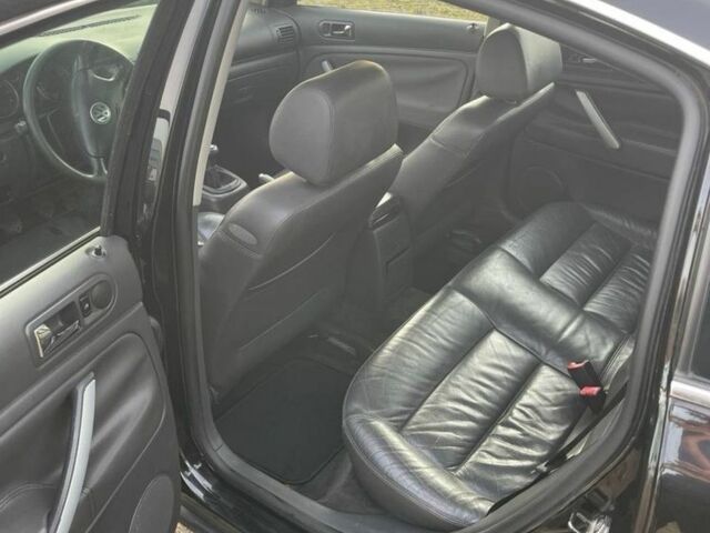 Черный Фольксваген Пассат, объемом двигателя 1.9 л и пробегом 220 тыс. км за 1650 $, фото 7 на Automoto.ua