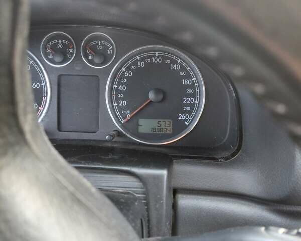 Черный Фольксваген Пассат, объемом двигателя 1.98 л и пробегом 183 тыс. км за 4900 $, фото 24 на Automoto.ua