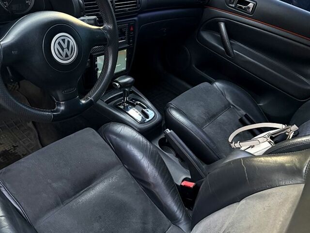 Черный Фольксваген Пассат, объемом двигателя 2.8 л и пробегом 277 тыс. км за 4300 $, фото 4 на Automoto.ua