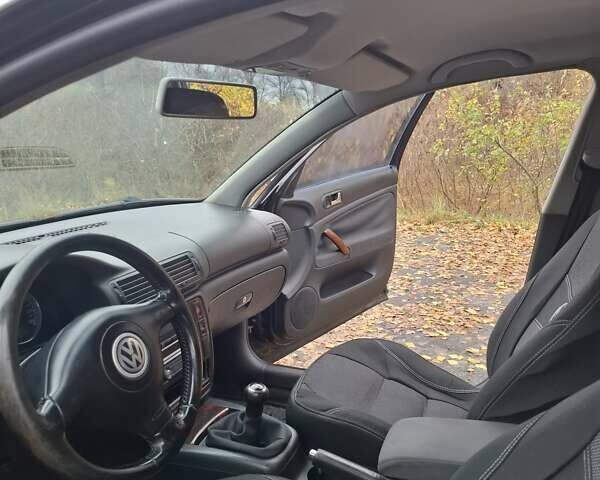 Черный Фольксваген Пассат, объемом двигателя 1.98 л и пробегом 183 тыс. км за 4900 $, фото 12 на Automoto.ua