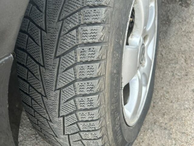 Черный Фольксваген Пассат, объемом двигателя 1.6 л и пробегом 345 тыс. км за 3600 $, фото 6 на Automoto.ua