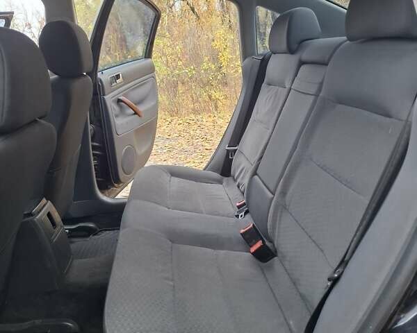 Черный Фольксваген Пассат, объемом двигателя 1.98 л и пробегом 183 тыс. км за 4900 $, фото 2 на Automoto.ua