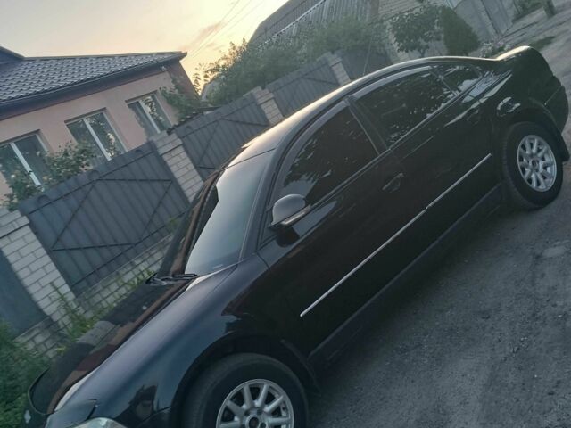 Черный Фольксваген Пассат, объемом двигателя 1.8 л и пробегом 250 тыс. км за 5200 $, фото 14 на Automoto.ua