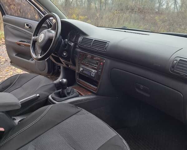 Черный Фольксваген Пассат, объемом двигателя 1.98 л и пробегом 183 тыс. км за 4900 $, фото 5 на Automoto.ua