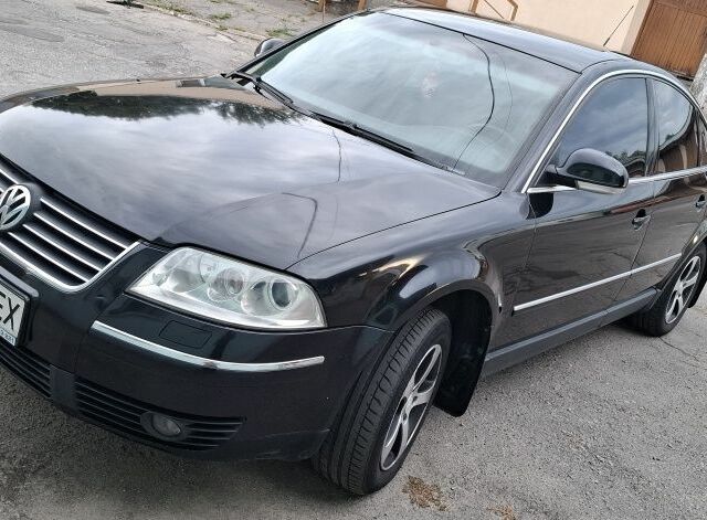 Черный Фольксваген Пассат, объемом двигателя 1.8 л и пробегом 342 тыс. км за 5300 $, фото 9 на Automoto.ua