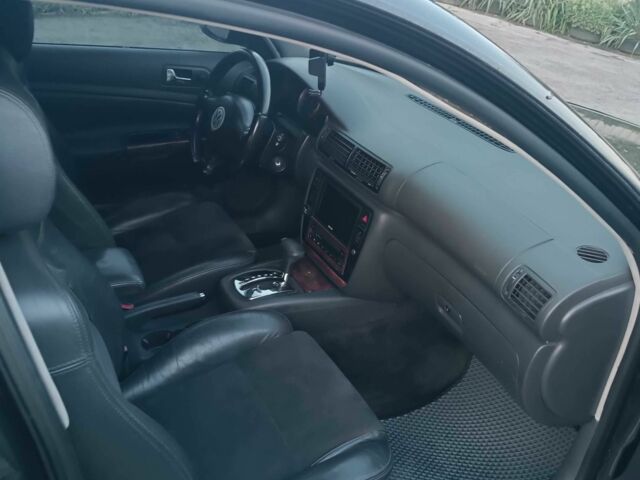 Черный Фольксваген Пассат, объемом двигателя 1.8 л и пробегом 250 тыс. км за 5200 $, фото 12 на Automoto.ua