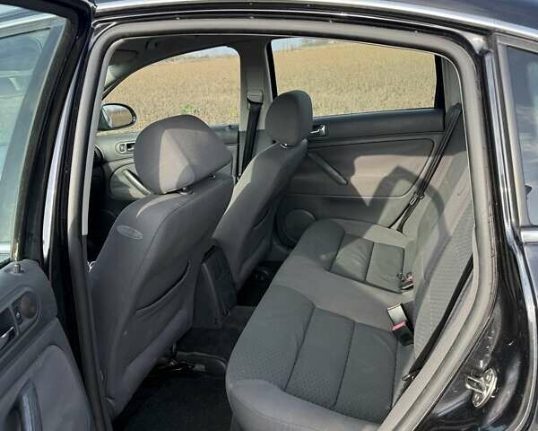 Черный Фольксваген Пассат, объемом двигателя 1.9 л и пробегом 443 тыс. км за 2400 $, фото 7 на Automoto.ua