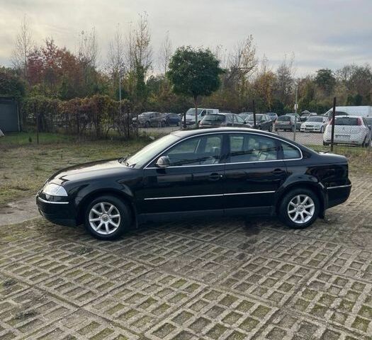 Черный Фольксваген Пассат, объемом двигателя 1.9 л и пробегом 220 тыс. км за 1650 $, фото 2 на Automoto.ua