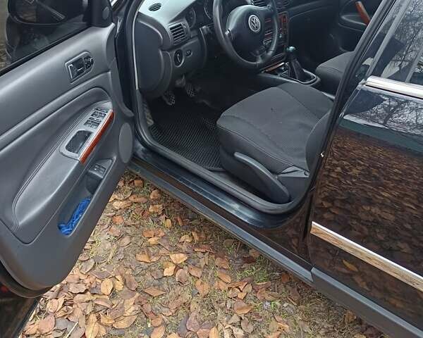 Черный Фольксваген Пассат, объемом двигателя 1.78 л и пробегом 400 тыс. км за 4700 $, фото 5 на Automoto.ua