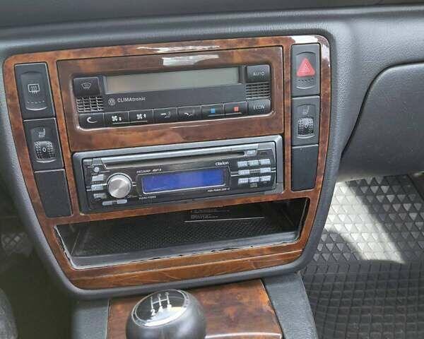 Черный Фольксваген Пассат, объемом двигателя 1.98 л и пробегом 183 тыс. км за 4900 $, фото 23 на Automoto.ua