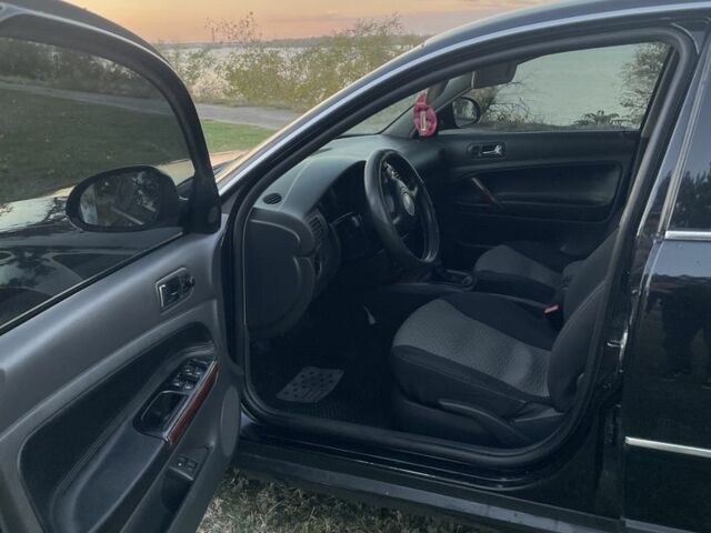 Черный Фольксваген Пассат, объемом двигателя 2 л и пробегом 312 тыс. км за 5250 $, фото 9 на Automoto.ua