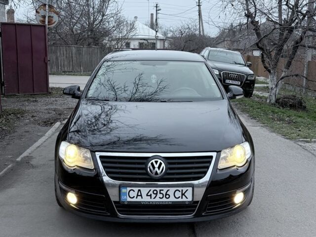 Черный Фольксваген Пассат, объемом двигателя 2 л и пробегом 319 тыс. км за 5500 $, фото 1 на Automoto.ua