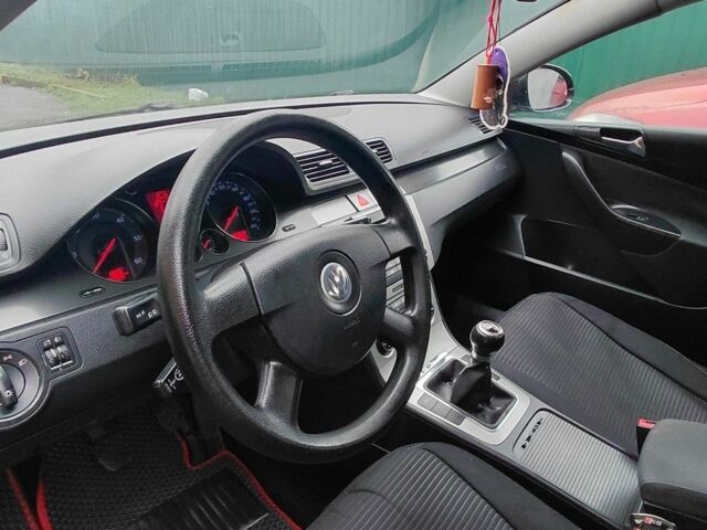 Черный Фольксваген Пассат, объемом двигателя 1.9 л и пробегом 363 тыс. км за 3300 $, фото 5 на Automoto.ua