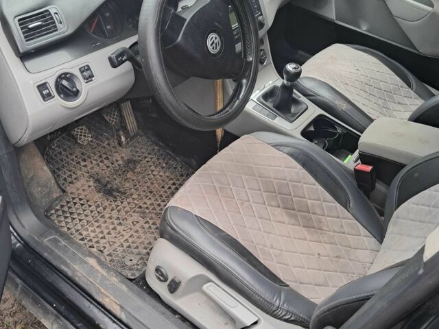 Черный Фольксваген Пассат, объемом двигателя 2 л и пробегом 200 тыс. км за 3400 $, фото 7 на Automoto.ua