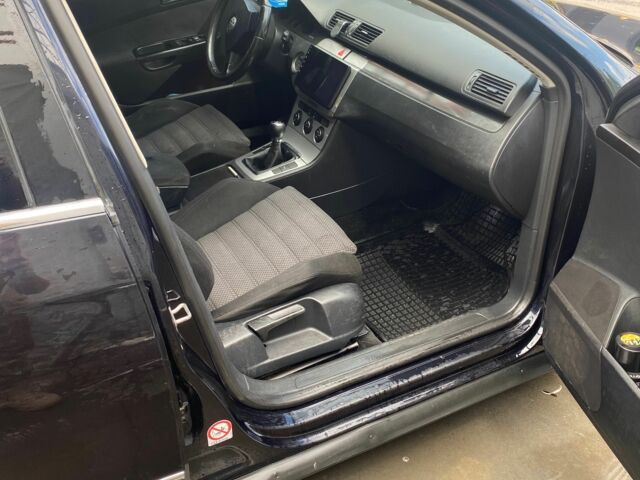 Чорний Фольксваген Пассат, об'ємом двигуна 2 л та пробігом 300 тис. км за 3500 $, фото 3 на Automoto.ua