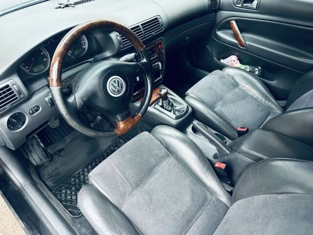 Черный Фольксваген Пассат, объемом двигателя 1.8 л и пробегом 200 тыс. км за 4750 $, фото 5 на Automoto.ua