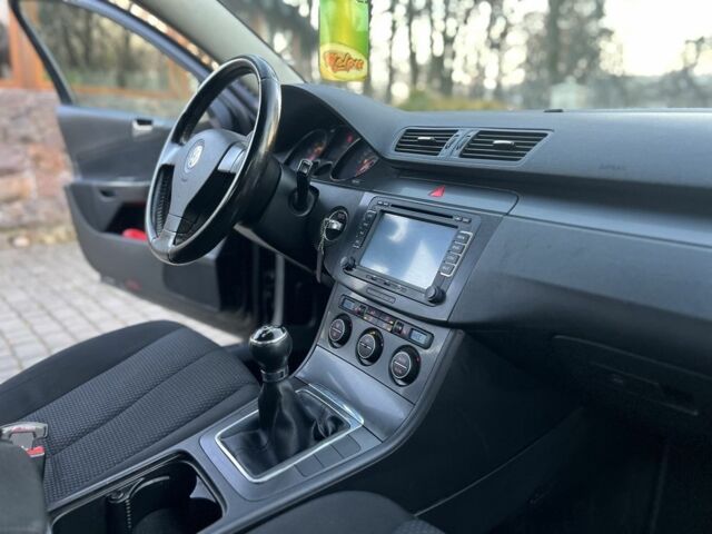 Чорний Фольксваген Пассат, об'ємом двигуна 2 л та пробігом 285 тис. км за 3950 $, фото 18 на Automoto.ua