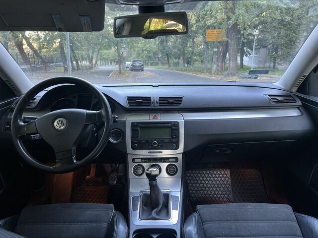 Чорний Фольксваген Пассат, об'ємом двигуна 2 л та пробігом 300 тис. км за 2500 $, фото 8 на Automoto.ua