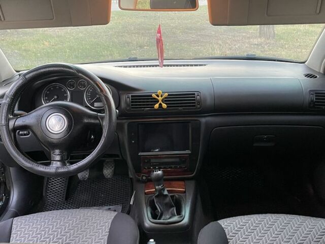 Черный Фольксваген Пассат, объемом двигателя 2 л и пробегом 312 тыс. км за 5250 $, фото 7 на Automoto.ua