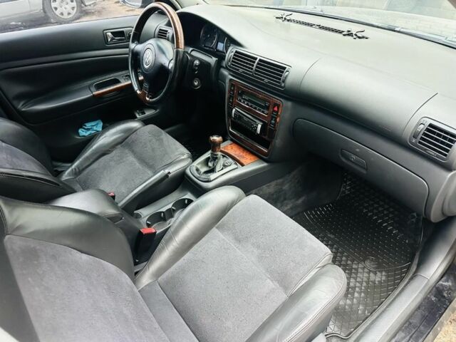 Черный Фольксваген Пассат, объемом двигателя 1.8 л и пробегом 200 тыс. км за 4750 $, фото 6 на Automoto.ua