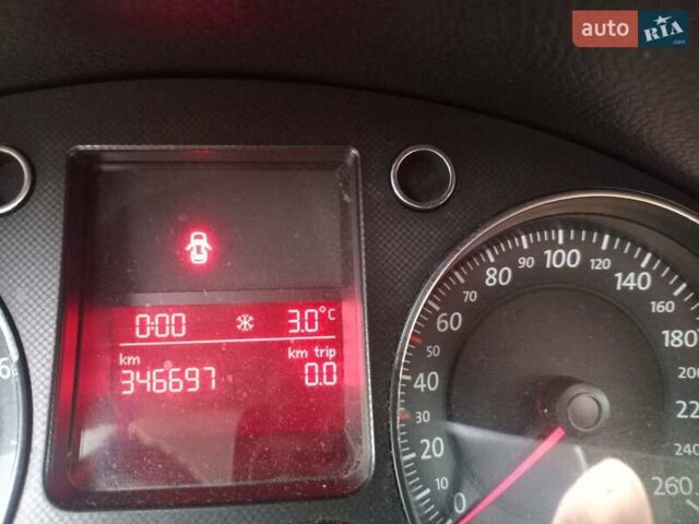 Чорний Фольксваген Пассат, об'ємом двигуна 1.6 л та пробігом 346 тис. км за 5700 $, фото 4 на Automoto.ua