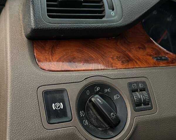 Черный Фольксваген Пассат, объемом двигателя 1.97 л и пробегом 216 тыс. км за 5700 $, фото 1 на Automoto.ua