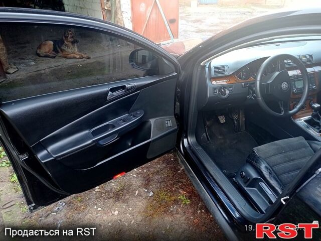 Черный Фольксваген Пассат, объемом двигателя 2 л и пробегом 270 тыс. км за 5800 $, фото 4 на Automoto.ua