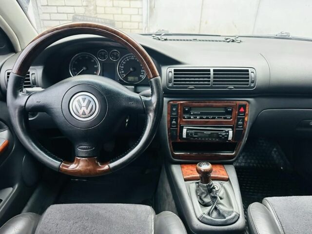 Черный Фольксваген Пассат, объемом двигателя 1.8 л и пробегом 200 тыс. км за 4750 $, фото 4 на Automoto.ua