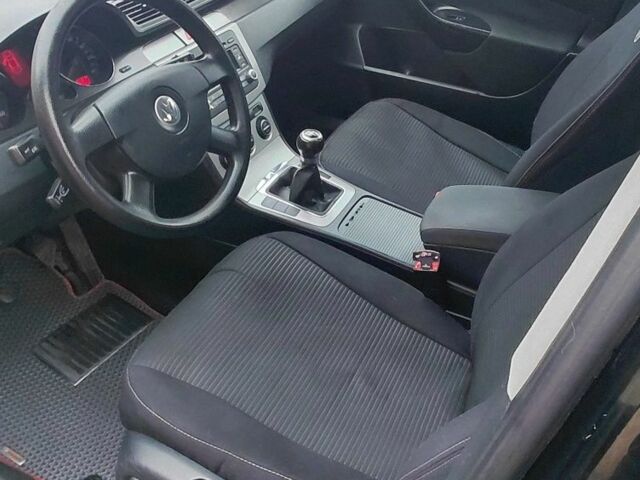 Черный Фольксваген Пассат, объемом двигателя 1.9 л и пробегом 363 тыс. км за 3300 $, фото 9 на Automoto.ua