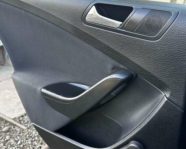 Черный Фольксваген Пассат, объемом двигателя 1.6 л и пробегом 284 тыс. км за 5200 $, фото 4 на Automoto.ua