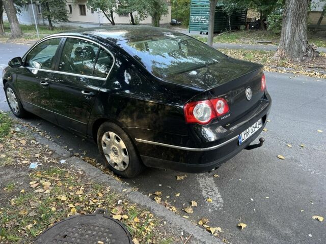 Чорний Фольксваген Пассат, об'ємом двигуна 2 л та пробігом 300 тис. км за 2500 $, фото 3 на Automoto.ua