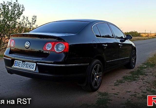 Чорний Фольксваген Пассат, об'ємом двигуна 2 л та пробігом 255 тис. км за 7400 $, фото 3 на Automoto.ua