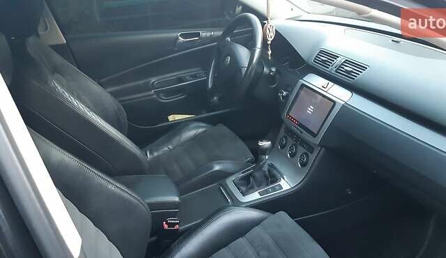 Черный Фольксваген Пассат, объемом двигателя 1.98 л и пробегом 245 тыс. км за 7200 $, фото 6 на Automoto.ua