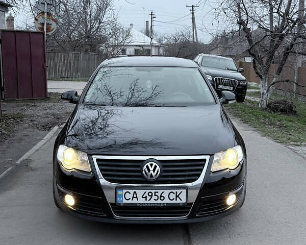 Черный Фольксваген Пассат, объемом двигателя 1.98 л и пробегом 319 тыс. км за 5500 $, фото 1 на Automoto.ua