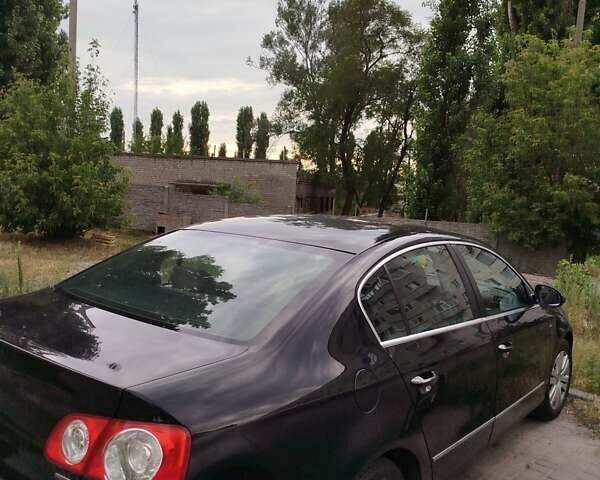 Черный Фольксваген Пассат, объемом двигателя 1.98 л и пробегом 300 тыс. км за 6000 $, фото 3 на Automoto.ua