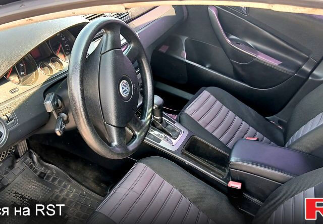 Черный Фольксваген Пассат, объемом двигателя 2 л и пробегом 233 тыс. км за 4200 $, фото 6 на Automoto.ua