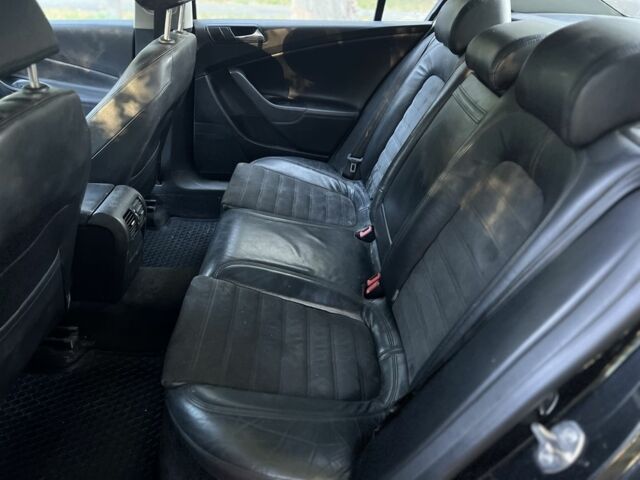 Чорний Фольксваген Пассат, об'ємом двигуна 2 л та пробігом 300 тис. км за 2500 $, фото 7 на Automoto.ua