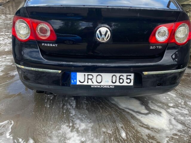 Чорний Фольксваген Пассат, об'ємом двигуна 2 л та пробігом 300 тис. км за 3500 $, фото 1 на Automoto.ua