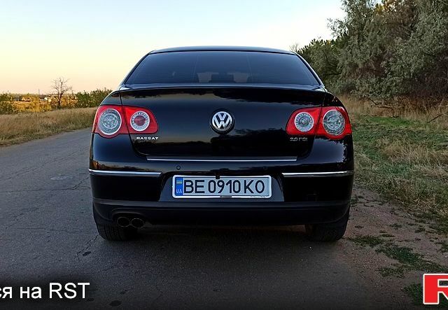 Чорний Фольксваген Пассат, об'ємом двигуна 2 л та пробігом 255 тис. км за 7400 $, фото 1 на Automoto.ua