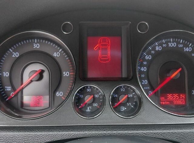 Черный Фольксваген Пассат, объемом двигателя 1.9 л и пробегом 363 тыс. км за 3300 $, фото 4 на Automoto.ua