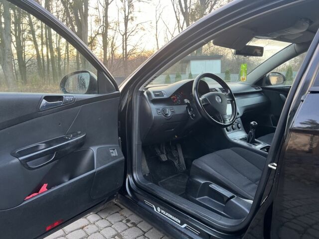 Чорний Фольксваген Пассат, об'ємом двигуна 2 л та пробігом 285 тис. км за 3950 $, фото 11 на Automoto.ua