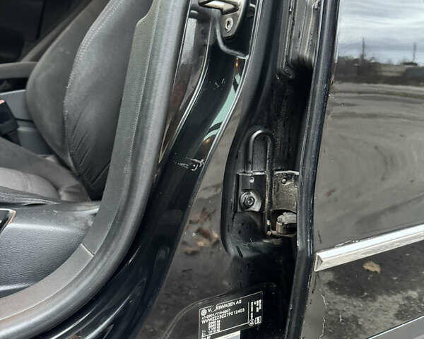 Черный Фольксваген Пассат, объемом двигателя 2 л и пробегом 370 тыс. км за 7000 $, фото 16 на Automoto.ua