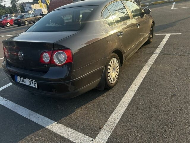 Черный Фольксваген Пассат, объемом двигателя 1.9 л и пробегом 350 тыс. км за 3500 $, фото 1 на Automoto.ua