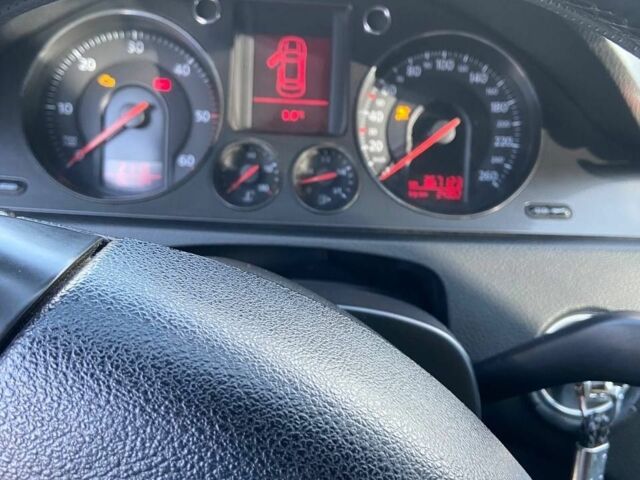 Фольксваген Пассат 2006 в Овруче на Automoto.ua Черный Фольксваген Пассат, объемом двигателя 2 л и пробегом 380 тыс. км за 5300 $, фото 9 на Automoto.ua