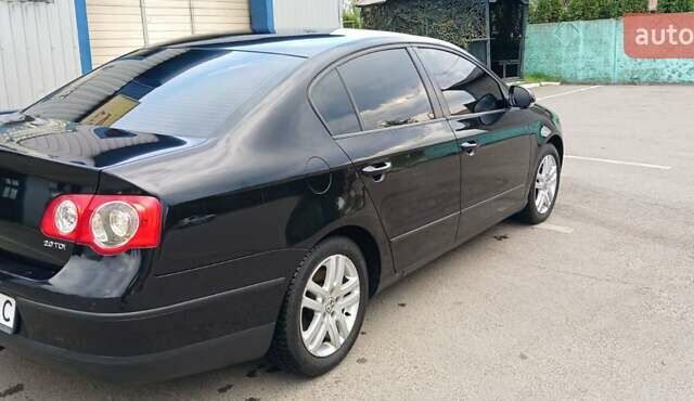 Черный Фольксваген Пассат, объемом двигателя 1.97 л и пробегом 275 тыс. км за 6888 $, фото 3 на Automoto.ua